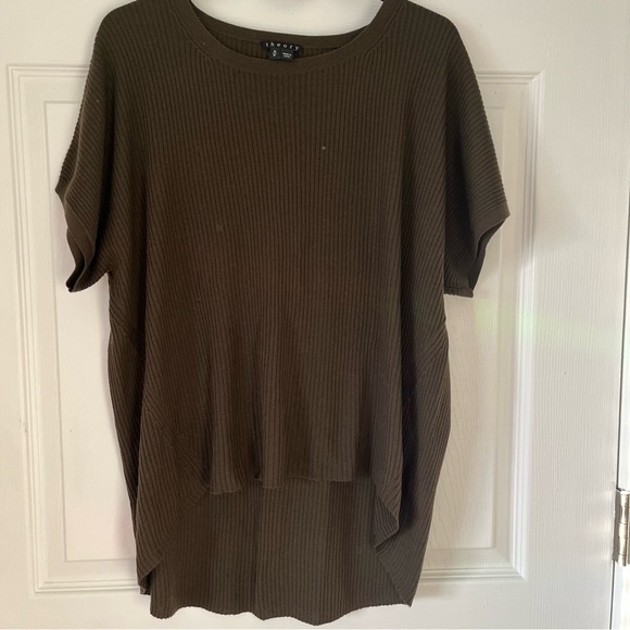 NWOT Women's Theory Ribbed Short Sleeve High-Low Top size Medium in Olive Green - Picture 2 of 6